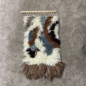Nuloom wool yarn wall hanging